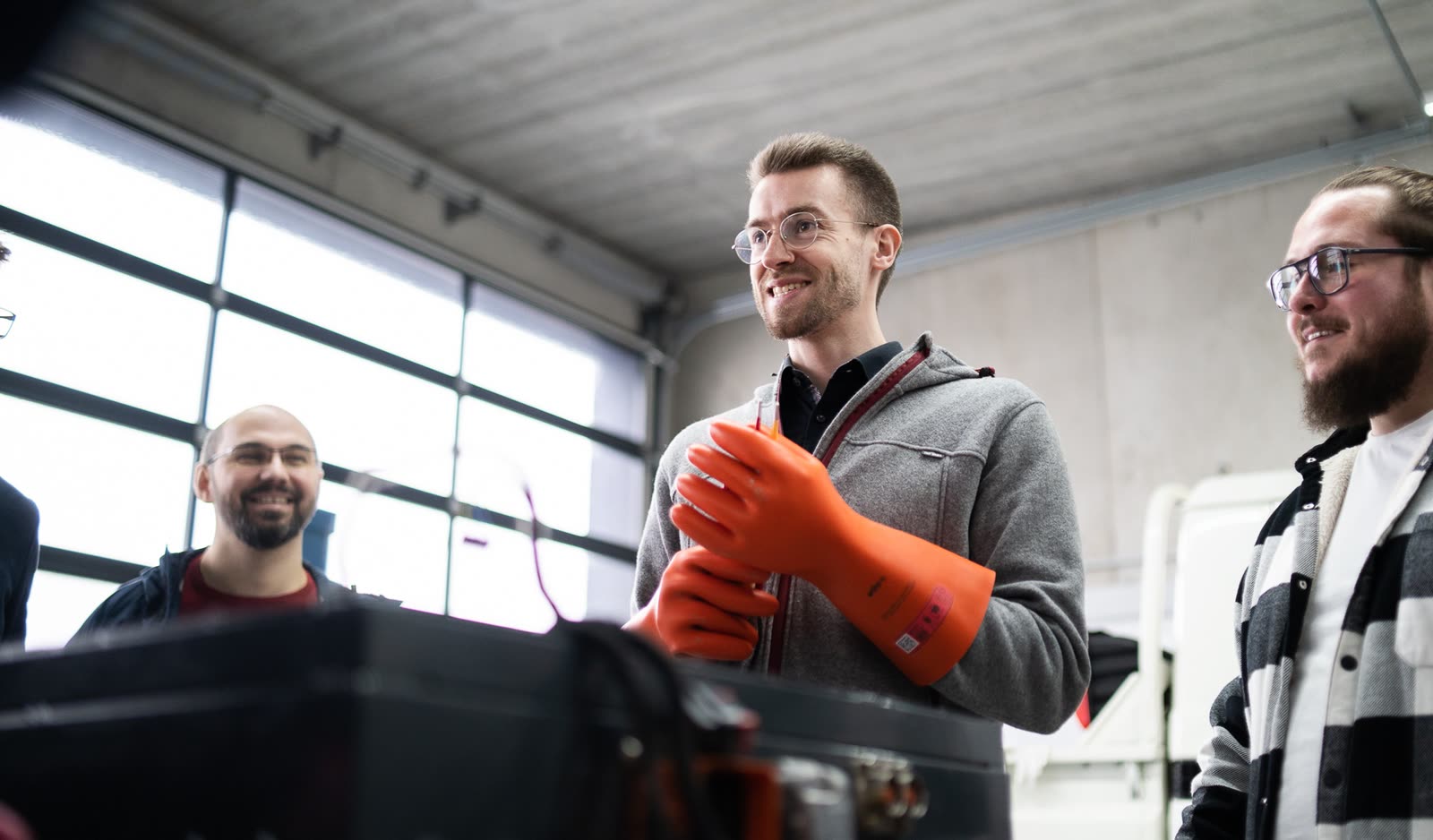 Praktische Hochvolt-Schulung: Arbeiten an realen Komponenten